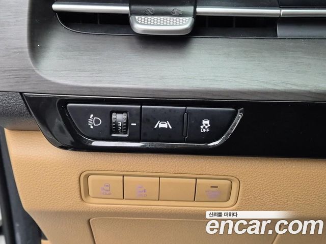Kia Canival 2023 — photo 16