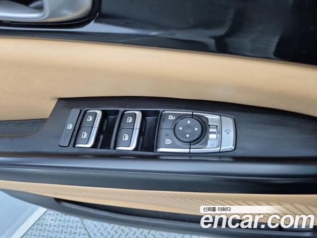 Kia Canival 2023 — photo 17