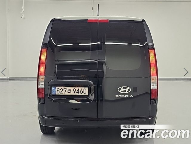 Hyundai Staria 2025 — photo 3