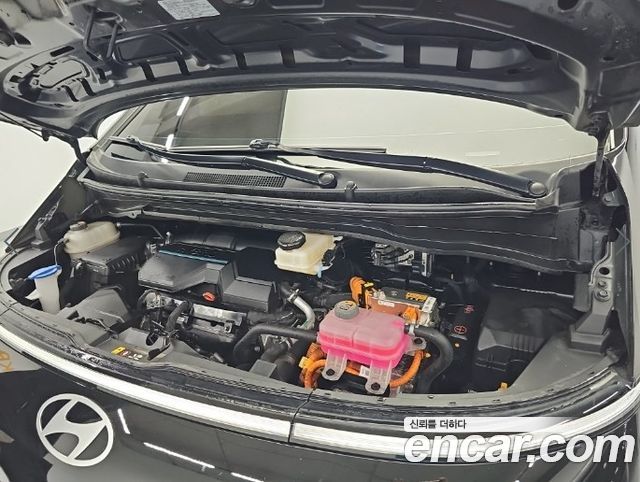Hyundai Staria 2025 — photo 5