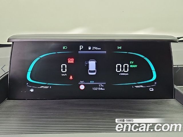 Hyundai Staria 2025 — photo 6