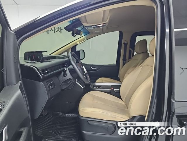Hyundai Staria 2025 — photo 11
