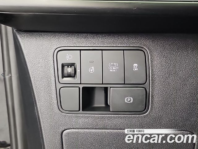 Hyundai Staria 2025 — photo 18
