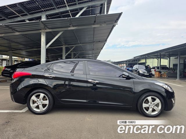 Hyundai AVANTE 2013 — photo 4