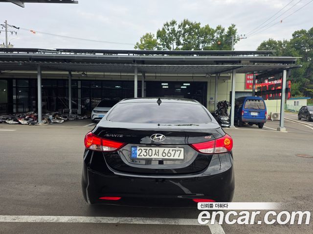 Hyundai AVANTE 2013 — photo 5