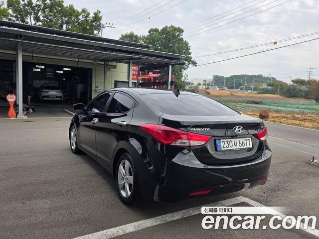Hyundai AVANTE 2013 — photo 6