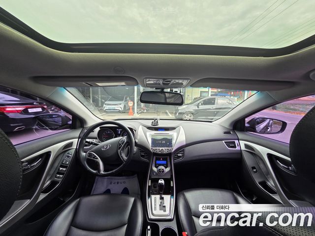 Hyundai AVANTE 2013 — photo 8