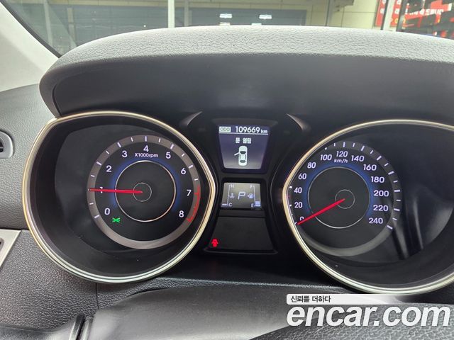 Hyundai AVANTE 2013 — photo 11