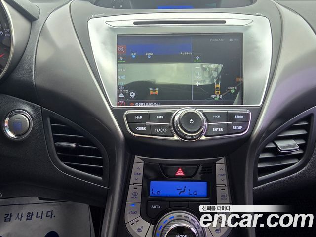 Hyundai AVANTE 2013 — photo 12