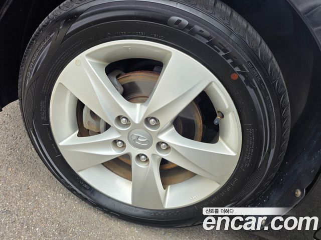 Hyundai AVANTE 2013 — photo 17