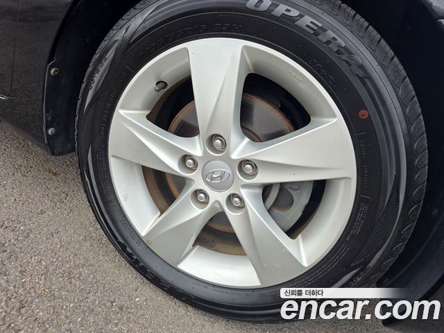 Hyundai AVANTE 2013 — photo 18