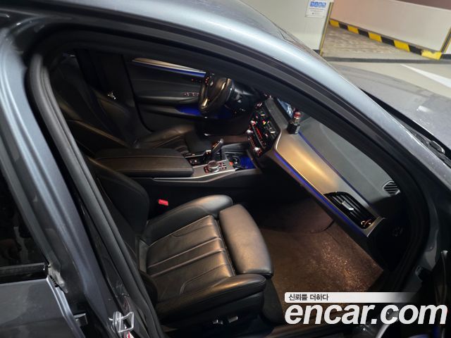 BMW 5-Series 2017 — photo 12