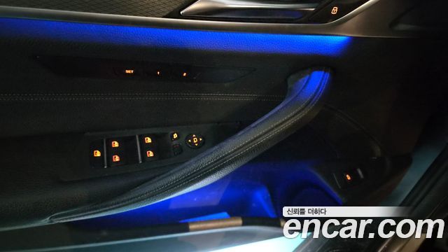 BMW 5-Series 2017 — photo 13