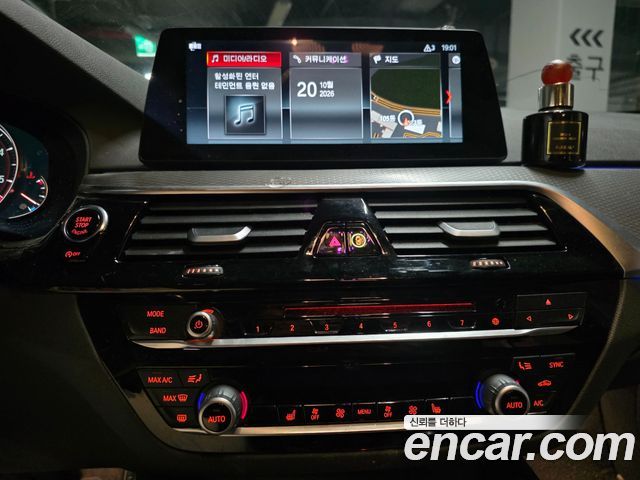BMW 5-Series 2017 — photo 18