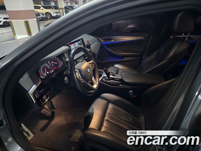 BMW 5-Series 2017 — photo 19