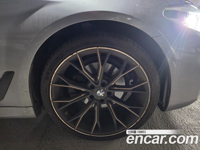BMW 5-Series 2017 — photo 20