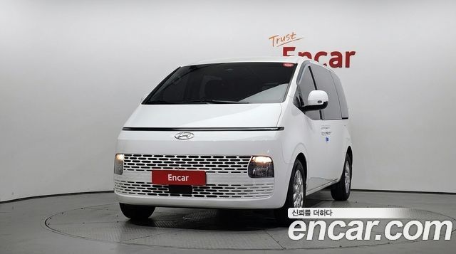 Hyundai Staria 2024 — photo 3