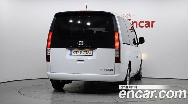 Hyundai Staria 2024 — photo 4