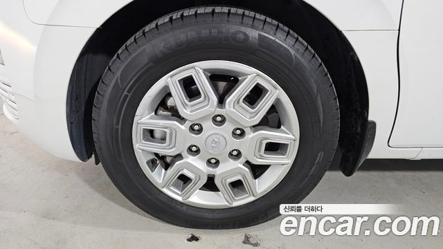 Hyundai Staria 2024 — photo 5