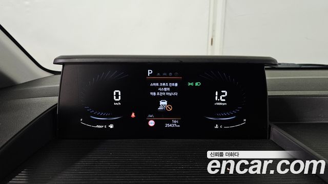Hyundai Staria 2024 — photo 8