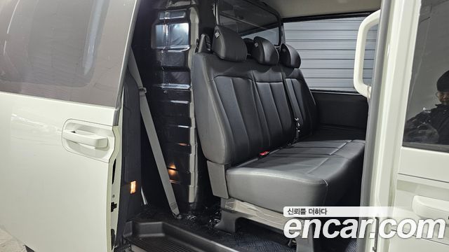 Hyundai Staria 2024 — photo 11