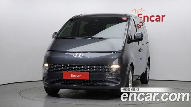 Hyundai Staria 2025 — photo 3
