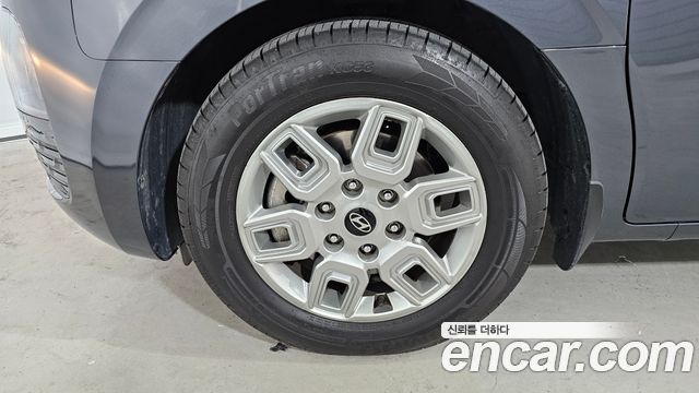 Hyundai Staria 2025 — photo 5