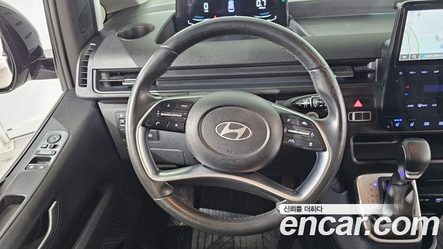 Hyundai Staria 2025 — photo 13