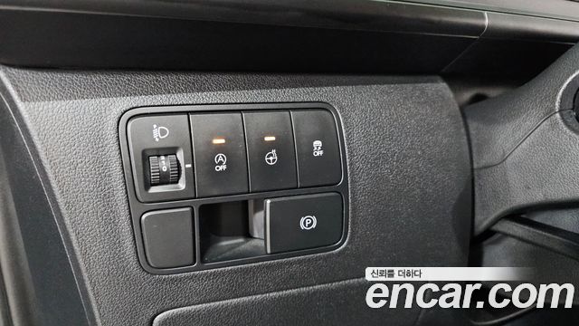 Hyundai Staria 2025 — photo 14