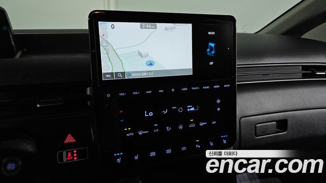 Hyundai Staria 2025 — photo 15