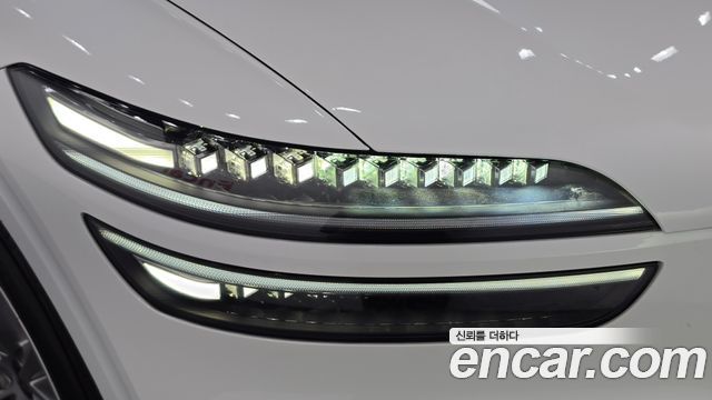 Genesis GV70 2025 — photo 8