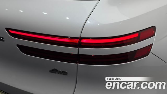 Genesis GV70 2025 — photo 9
