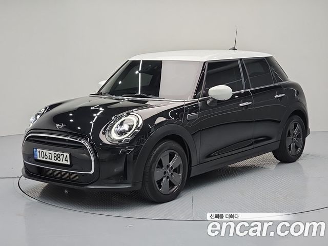 Mini Cooper 2023 — photo 1