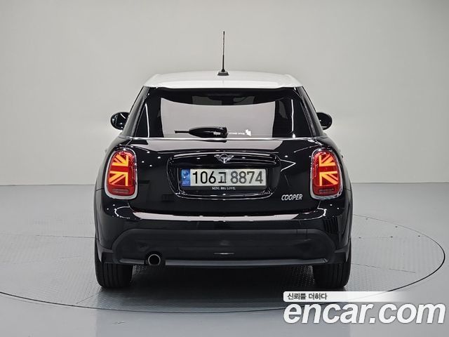 Mini Cooper 2023 — photo 3