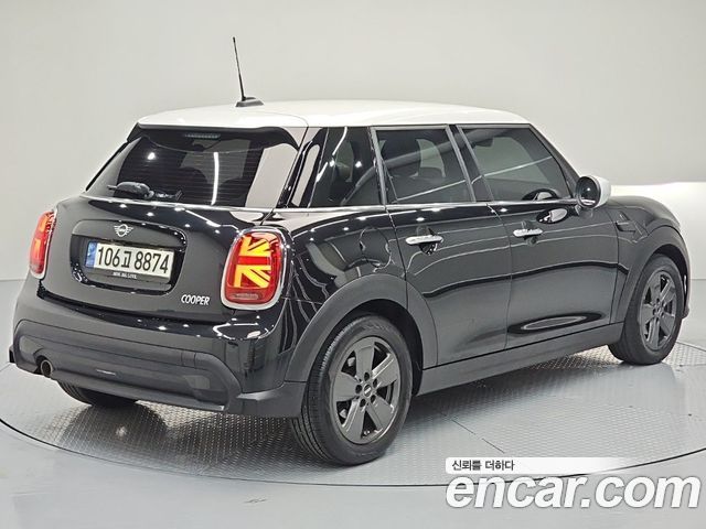 Mini Cooper 2023 — photo 4
