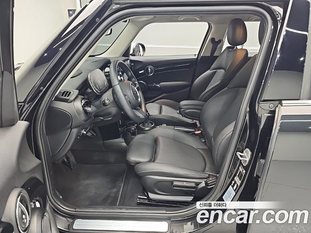 Mini Cooper 2023 — photo 10