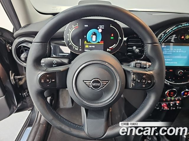 Mini Cooper 2023 — photo 11