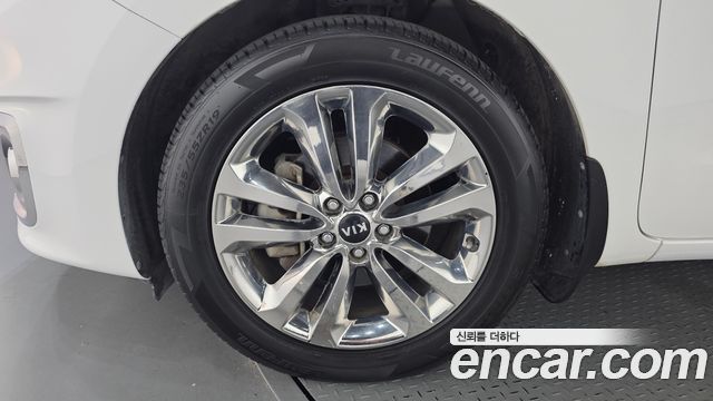 Kia Canival 2015 — photo 5