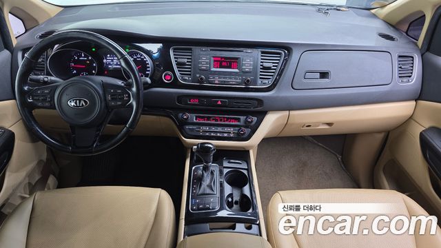 Kia Canival 2015 — photo 10