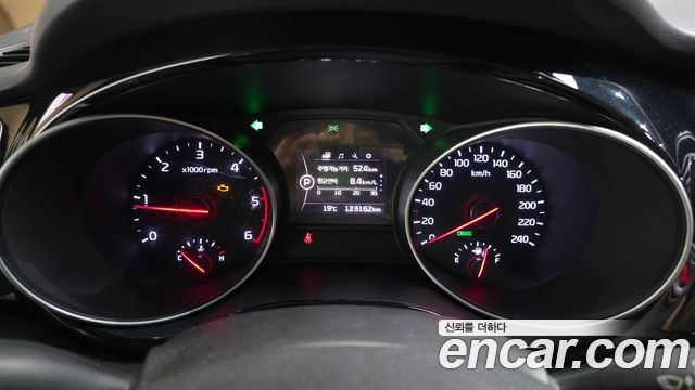 Kia Canival 2015 — photo 11