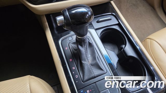 Kia Canival 2015 — photo 12