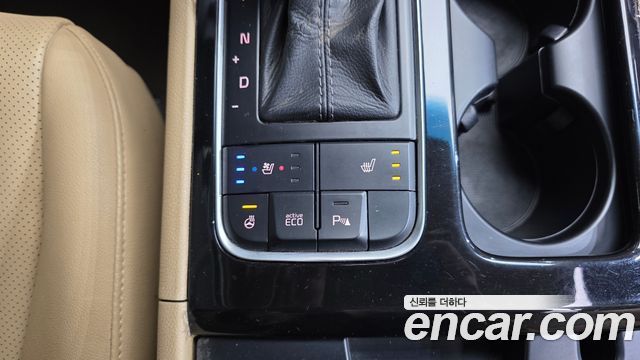 Kia Canival 2015 — photo 22