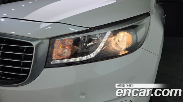 Kia Canival 2015 — photo 8