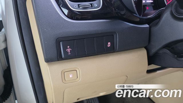 Kia Canival 2015 — photo 29