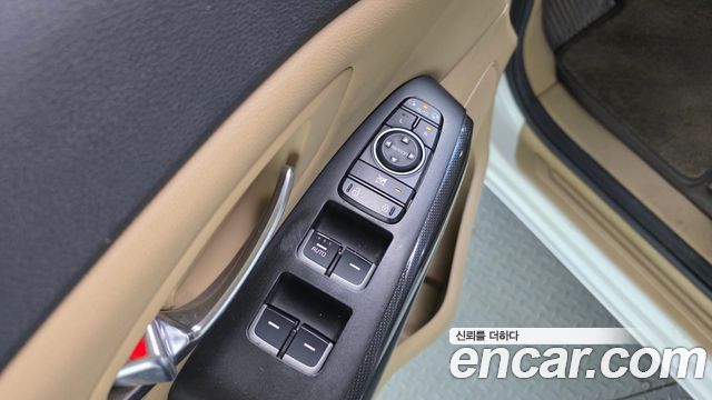 Kia Canival 2015 — photo 32