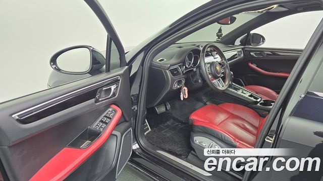 Porsche Macan 2015 — photo 10