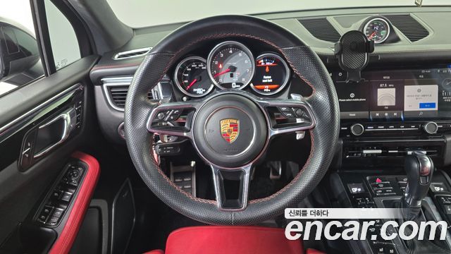 Porsche Macan 2015 — photo 12