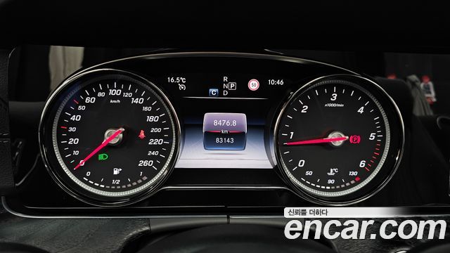 Mercedes-Benz E-Class 2019 — photo 11