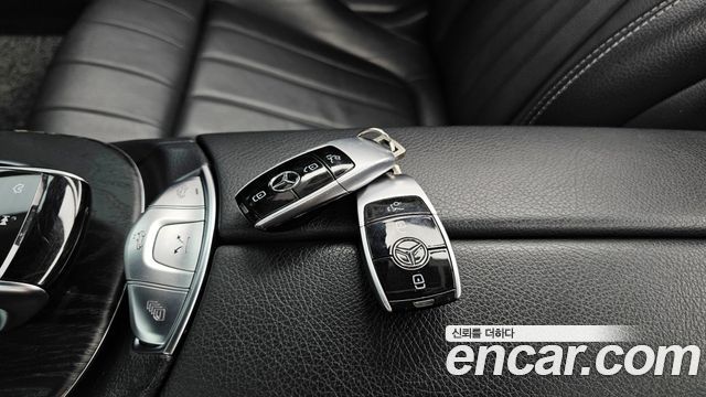 Mercedes-Benz E-Class 2019 — photo 25