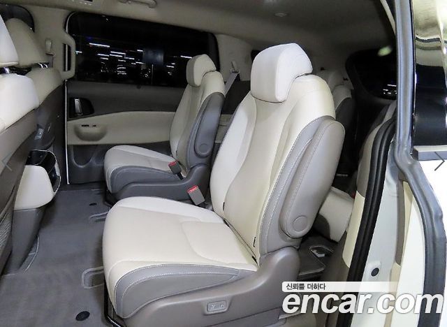 Kia Canival 2025 — photo 8